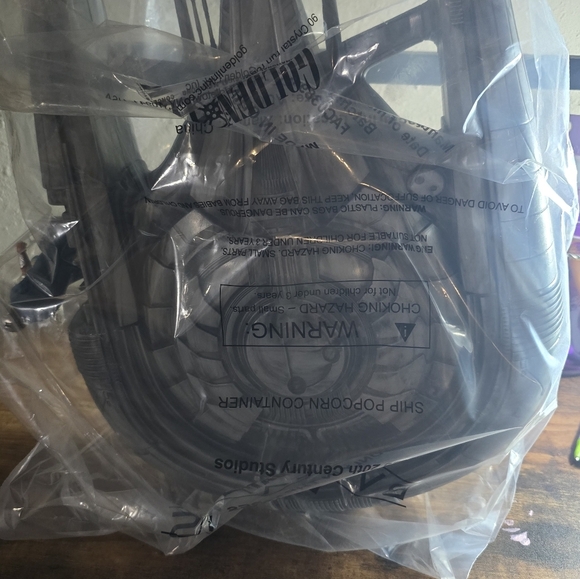 Predator: Badlands Spaceship Popcorn Bucket Nwt - Picture 2 of 4